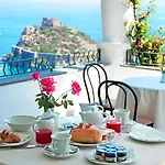 Bed & Breakfast La Pergola Del Torchio 4*