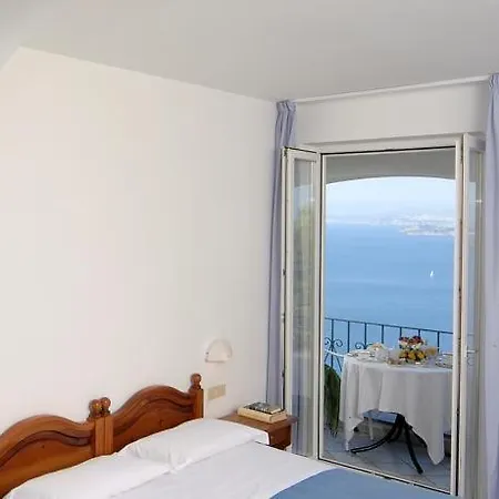 Bed and Breakfast La Pergola Del Torchio
