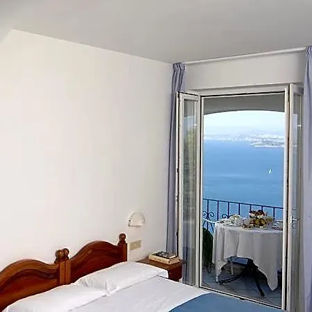 La Pergola Del Torchio Ίσκια